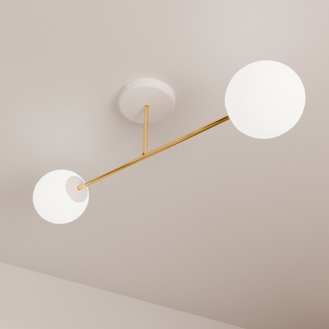 MAGNUM 2 – Stijlvolle plafondlamp met gouden frame en opaalglas voor een modern interieuraccent