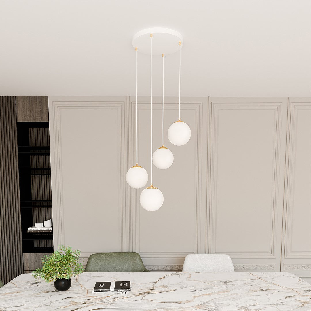 ROYAL 4 White – Strakke plafondlamp met gouden elegantie en veelzijdigheid