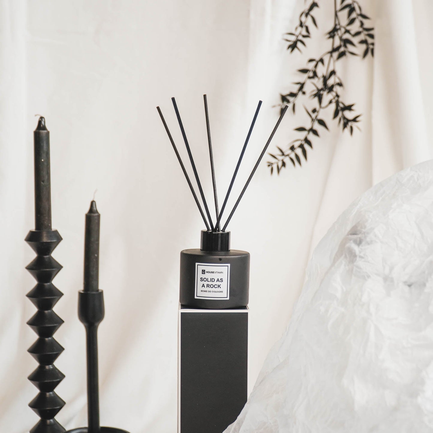 HV HOME de Cologne Reed Diffuser – Solid As A Rock: Compact, stijlvol en vol karakter