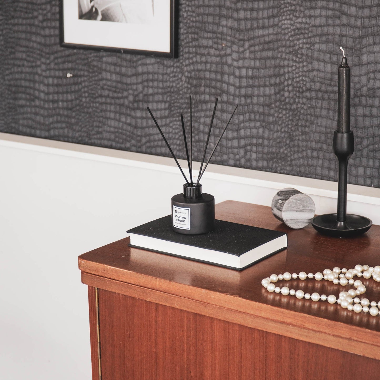 HV HOME de Cologne Reed Diffuser – Solid As A Rock: Compact, stijlvol en vol karakter