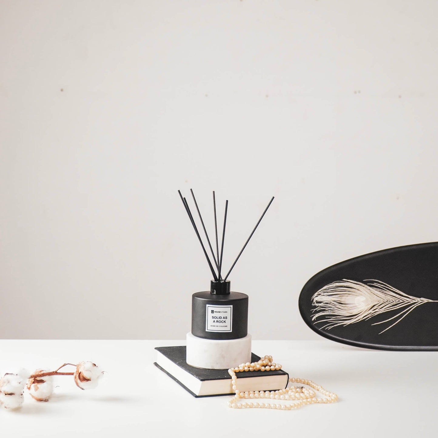 HV HOME de Cologne Reed Diffuser – Solid As A Rock: Trendy geurverspreider met warme bergamot voor balans en stijl
