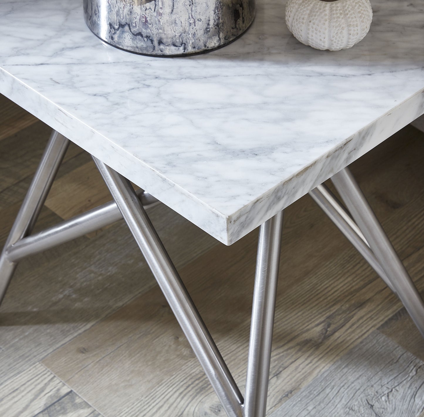 CORAL CONSOLE TABLE IN MARBLE Tijdloze Luxe met Carrara Marmer – Stijlvolle Eyecatcher voor Elke Ruimte