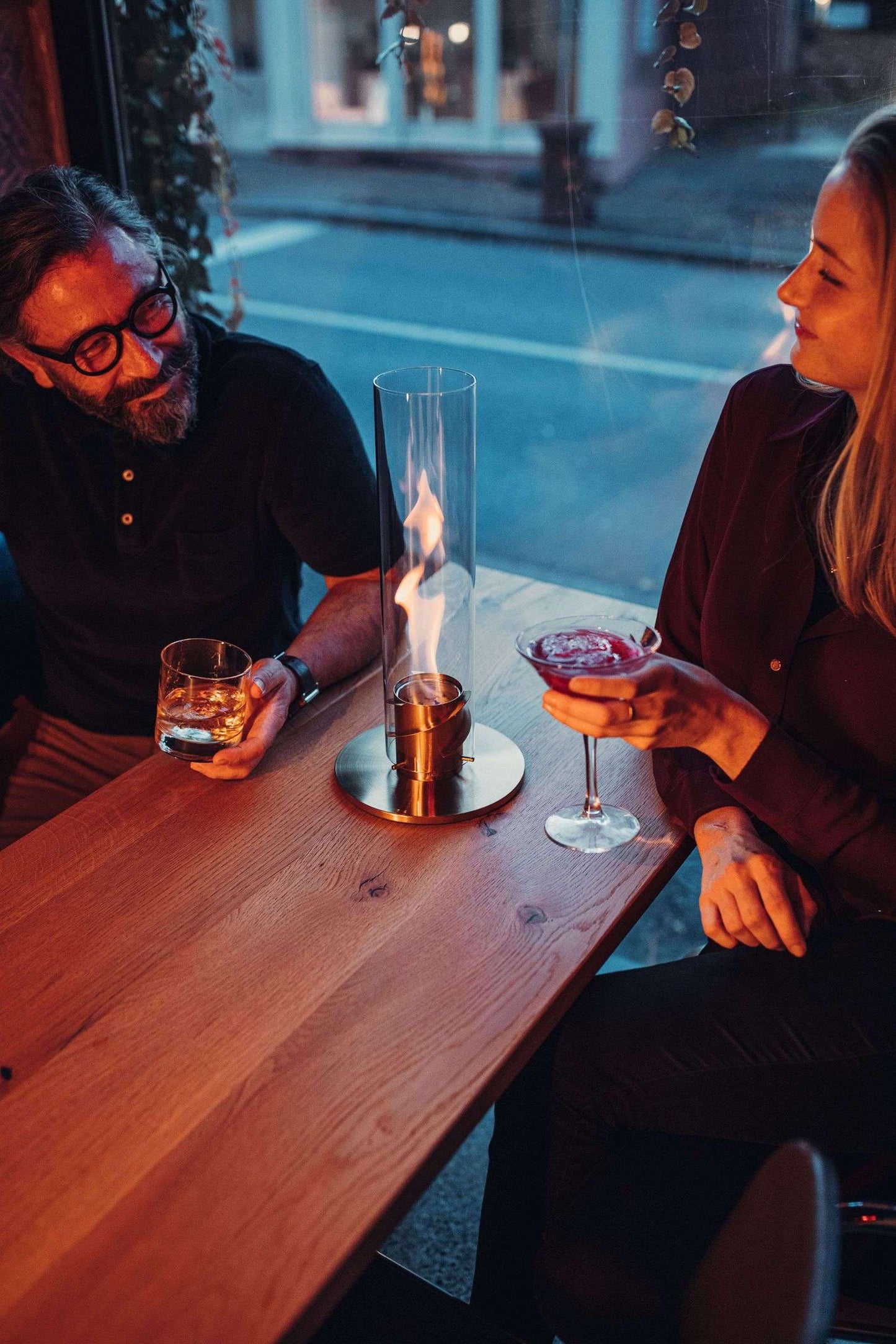 Höfats SPIN 90 Tafelvuur – Goud/transparant – Breng sfeer, stijl en vuur samen in één uniek designstuk