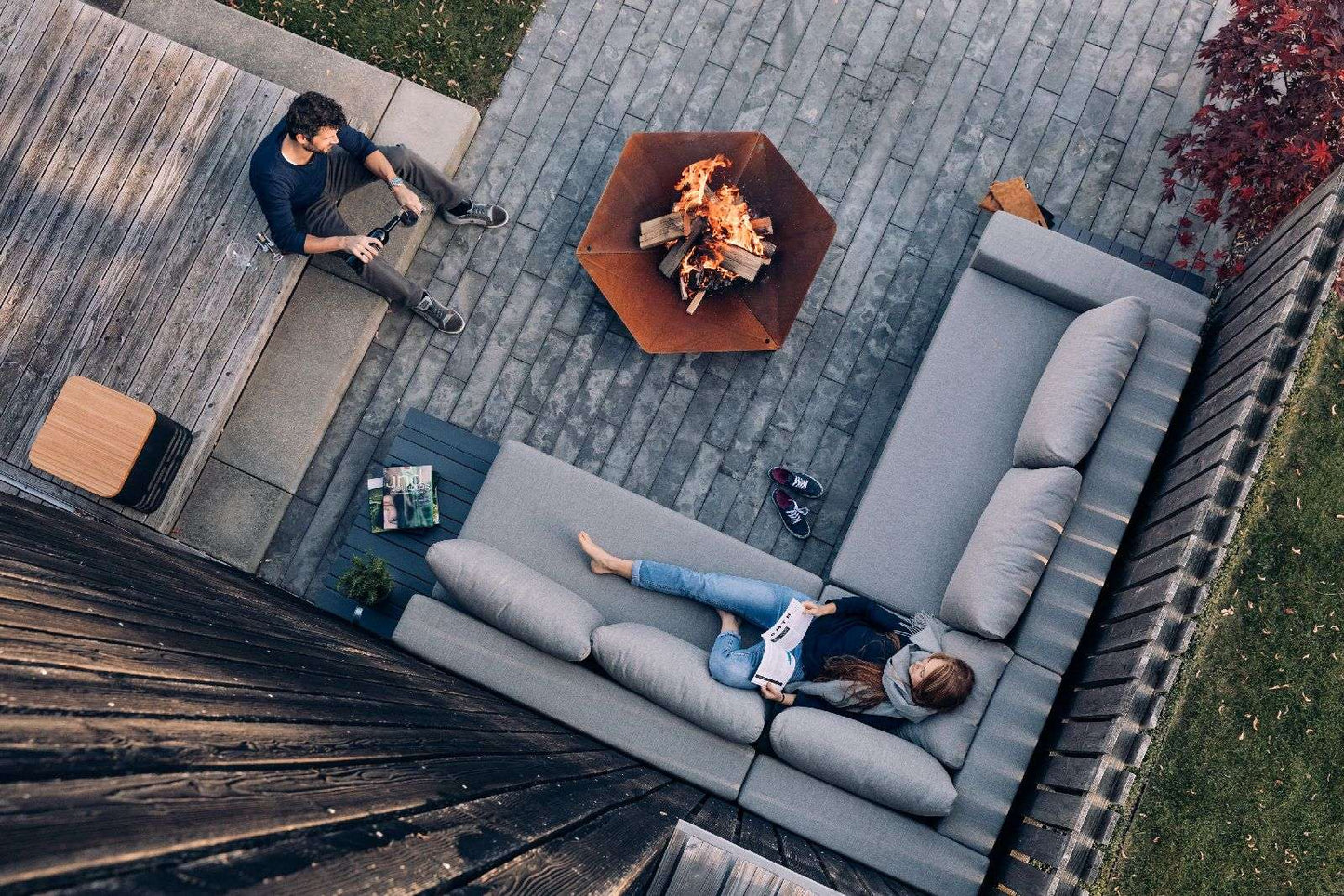 Höfats Triple 120 Vuurkorf – Cortenstaal Design met Barbecuefunctionaliteit voor de Moderne Buitenruimte