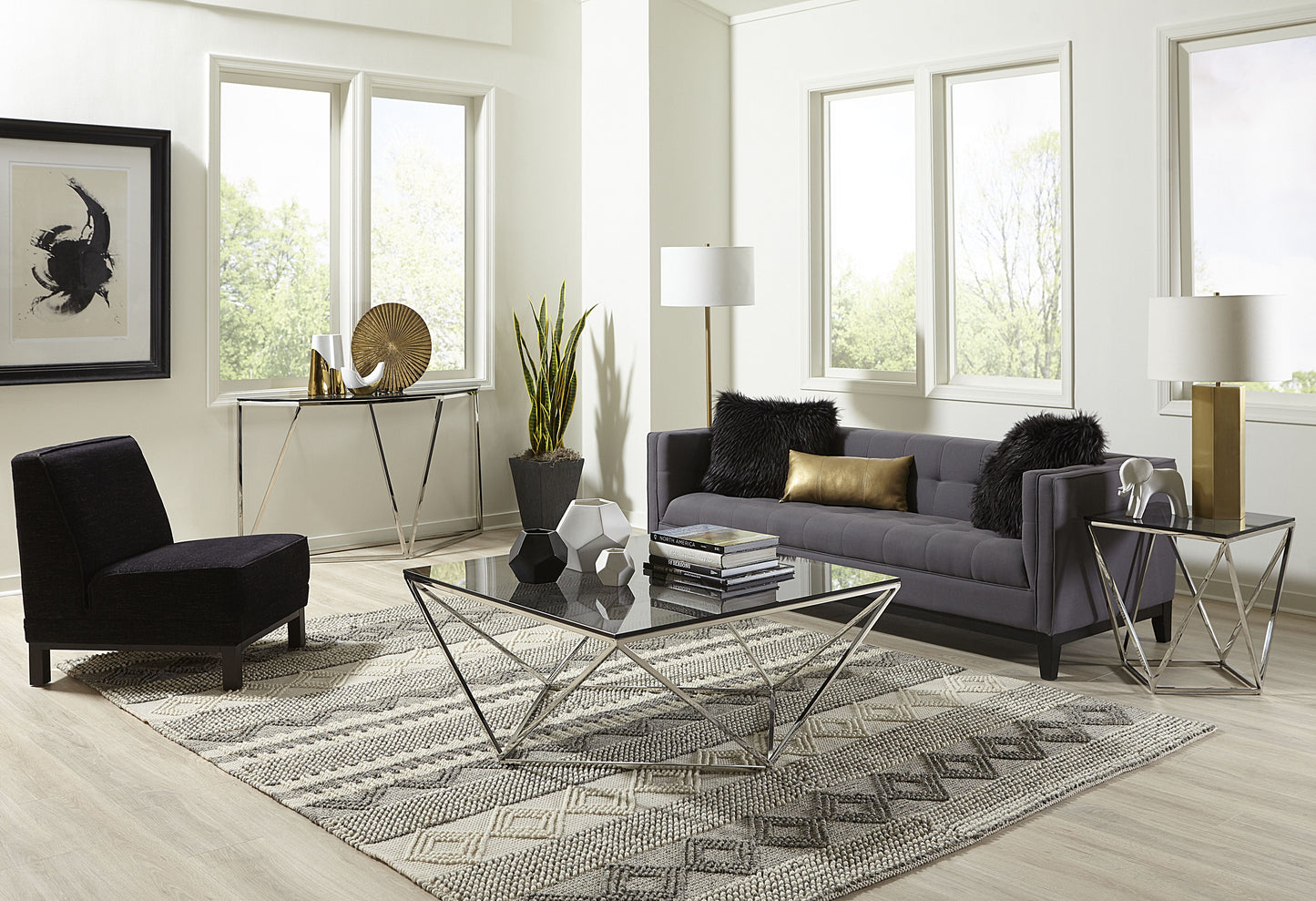 ARIA SMOKED GLASS AND POLISHED STAINLESS STEEL END TABLE Geometrische Glamour – Bijzettafel met Gerookt Glas en Glanzend Roestvrij Staal