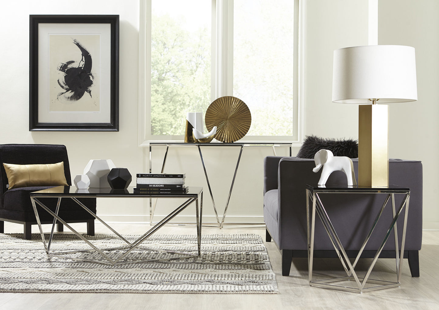 ARIA SMOKED GLASS AND POLISHED STAINLESS STEEL END TABLE Geometrische Glamour – Bijzettafel met Gerookt Glas en Glanzend Roestvrij Staal