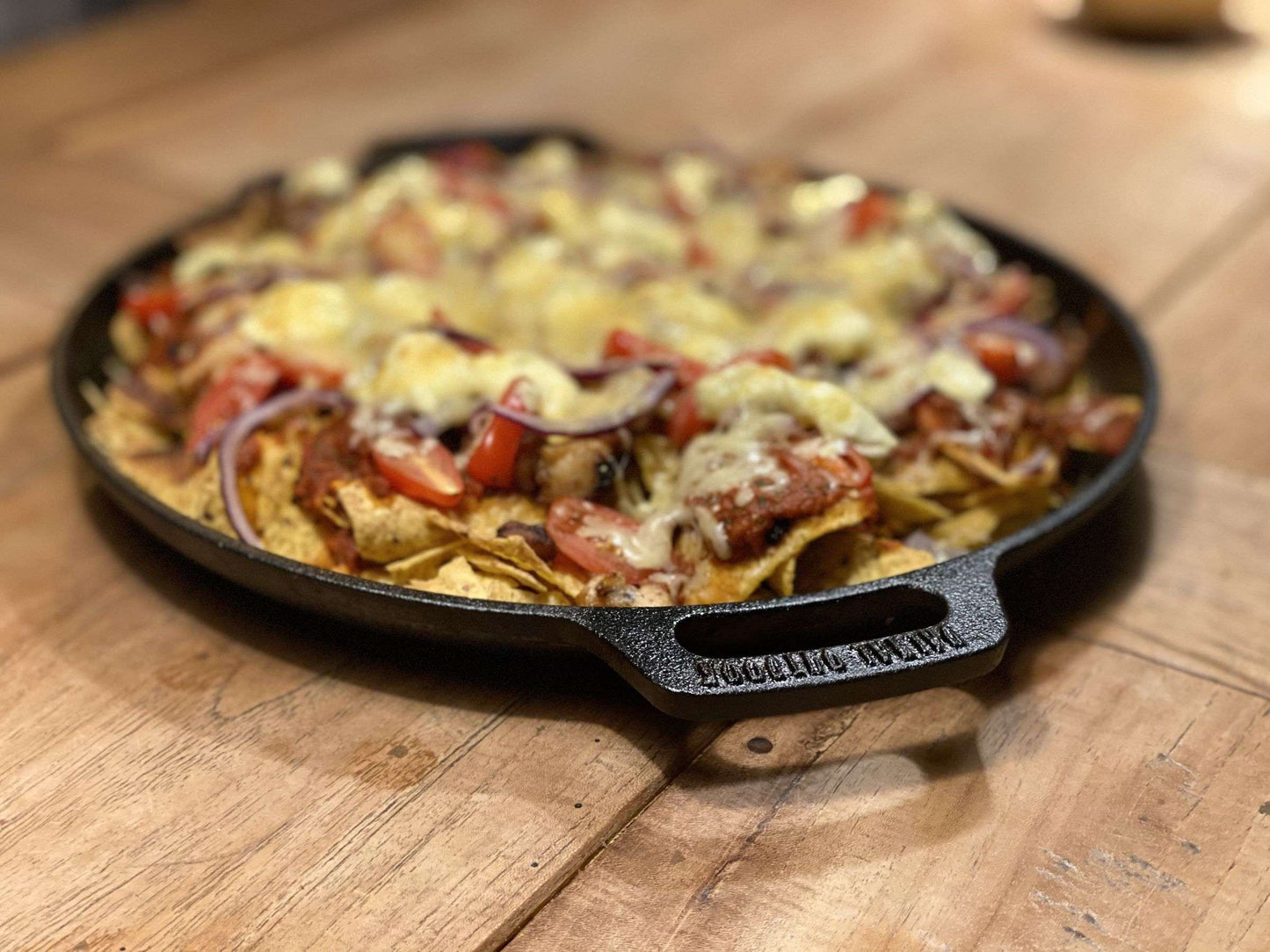 Valhal Outdoor Platte Skillet – Gietijzeren Plancha voor Binnen & Buiten