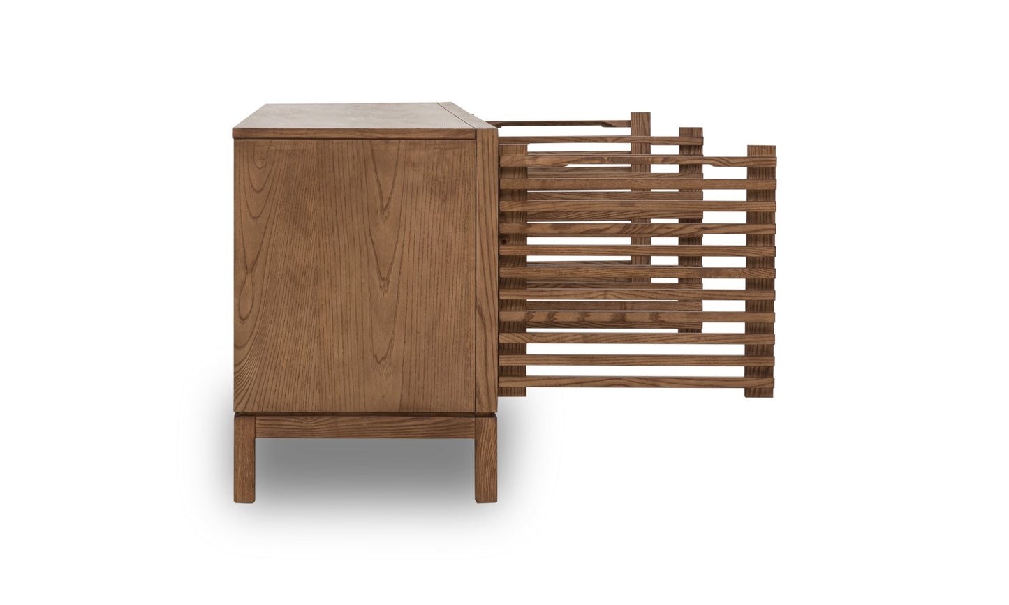 TANNER FOUR DOOR ASH WOOD MEDIA CONSOLE IN ROUX Japandi Perfectie in Aards Bruin – Slimme Mediakast met Stijl en Functionaliteit