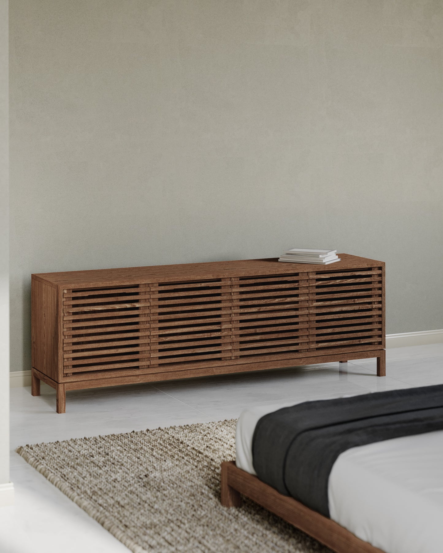 TANNER FOUR DOOR ASH WOOD MEDIA CONSOLE IN ROUX Japandi Perfectie in Aards Bruin – Slimme Mediakast met Stijl en Functionaliteit