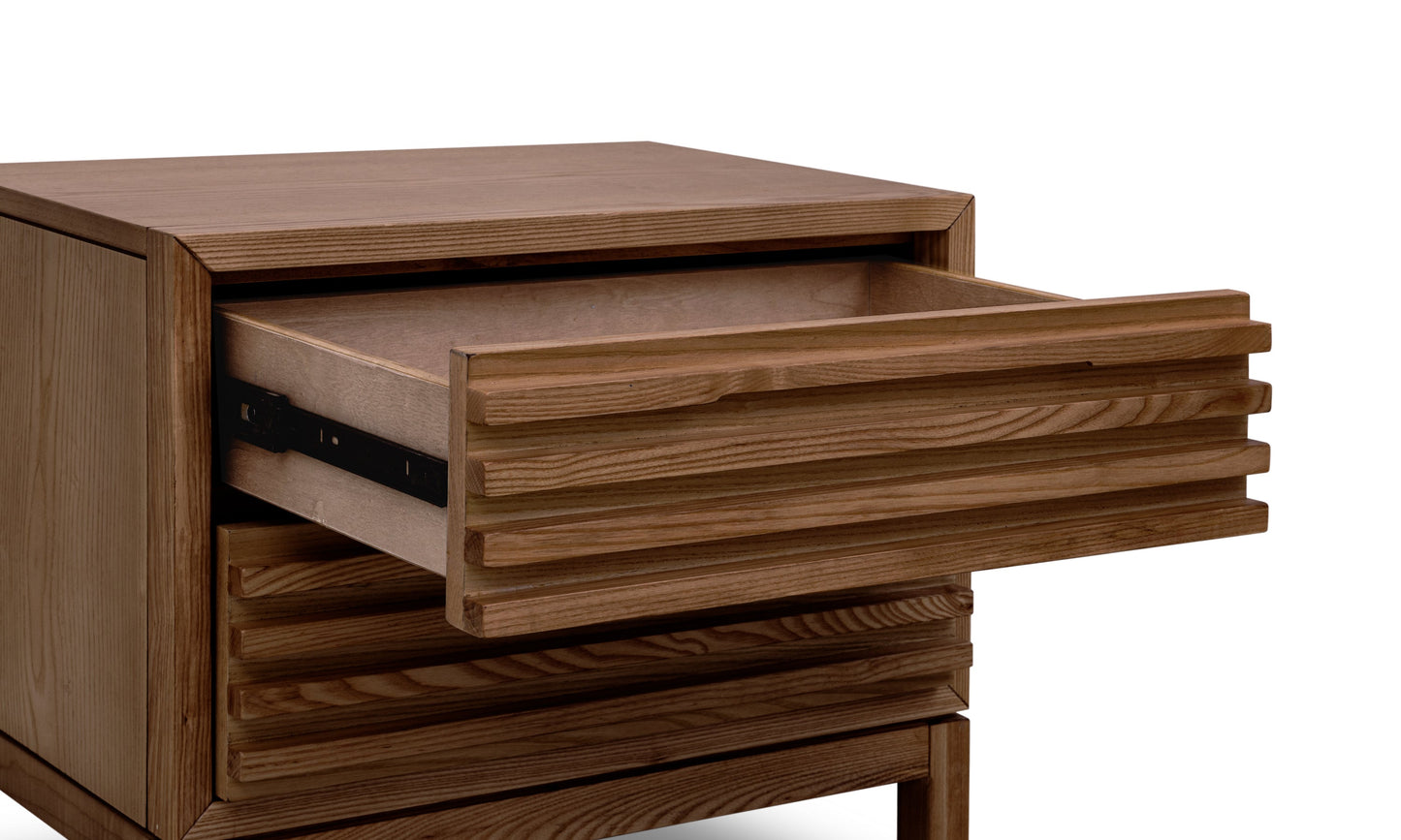 TANNER TWO DRAWER ASH WOOD NIGHTSTAND Roux – Warme Japandi-Charme voor de Slaapkamer