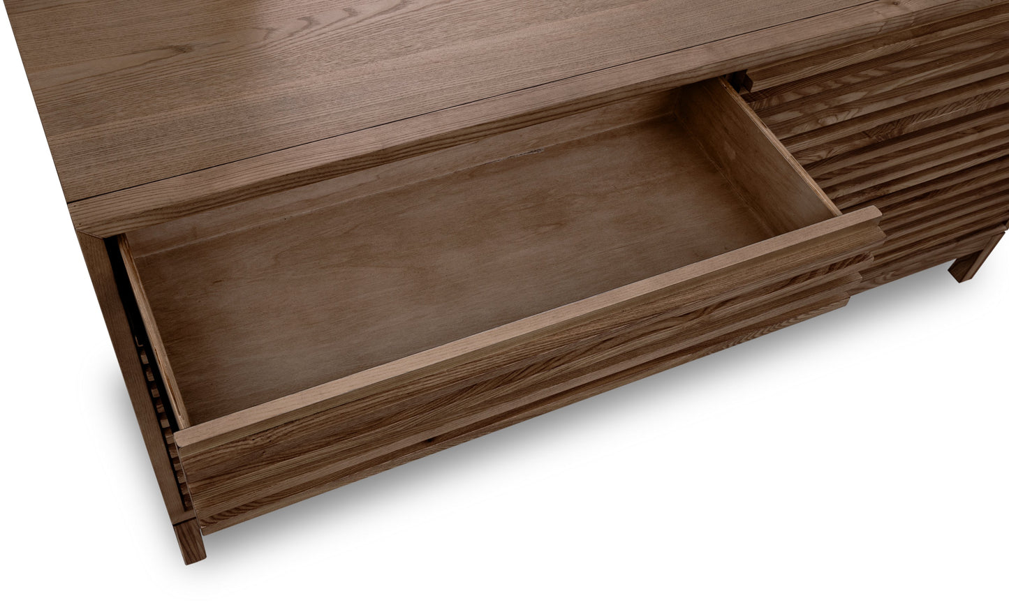 TANNER SIX DRAWER ASH WOOD DRESSER IN ROUX Japandi Stijlvol en Functioneel – Rustgevende Ladekast in Warm Essenhout