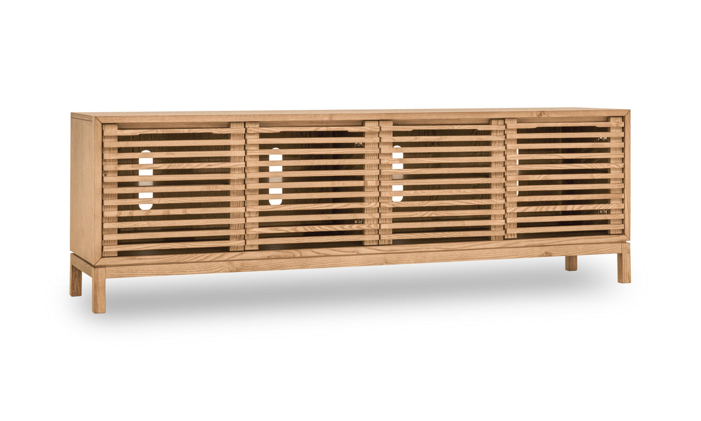 TANNER FOUR DOOR ASH WOOD MEDIA CONSOLE IN FLAXEN Japandi voor de Nieuwe Generatie – Stijlvolle Mediakast met Slimme Functionaliteit