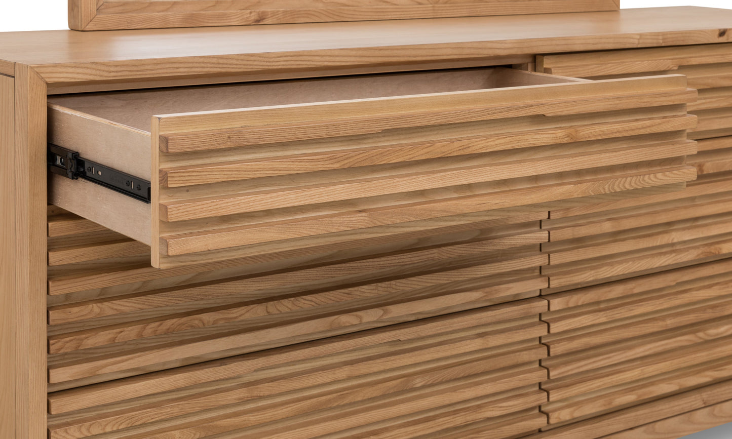 TANNER SIX DRAWER ASH WOOD DRESSER IN FLAXEN Minimalistische Klasse in Japandi-Stijl – Elegante Ladekast met Subtiele Details
