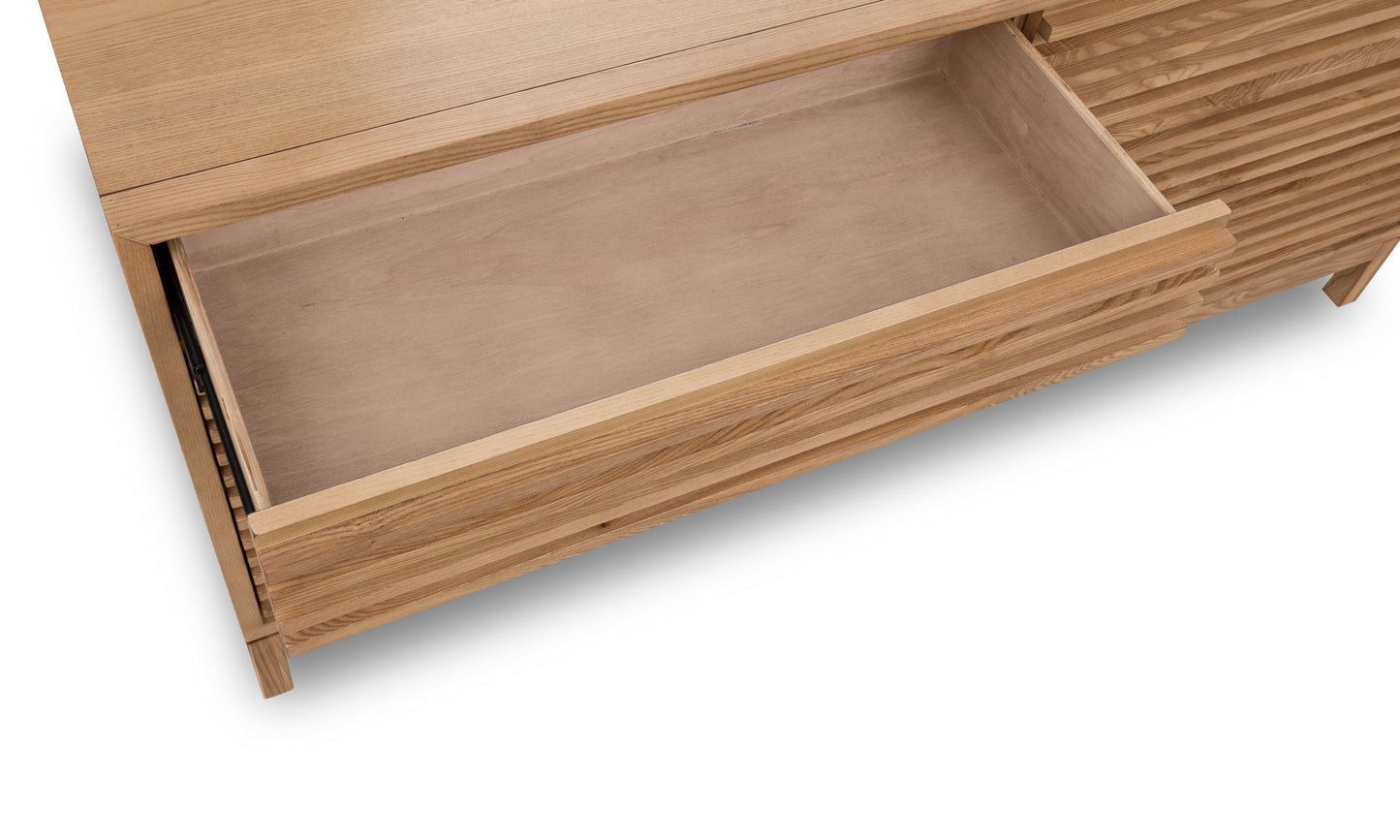 TANNER SIX DRAWER ASH WOOD DRESSER IN FLAXEN Minimalistische Klasse in Japandi-Stijl – Elegante Ladekast met Subtiele Details