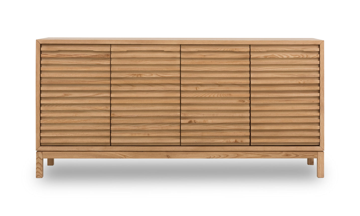 TANNER FOUR DOOR SIDEBOARD IN FLAXEN Japandi Design met Functionaliteit – Serene Opbergkast in Licht Essenhout