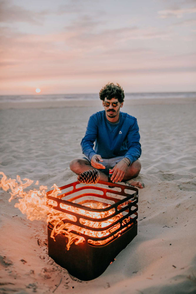HÖFATS Cube Vuurkorf – Strak Duits Design met Multifunctioneel Karakter