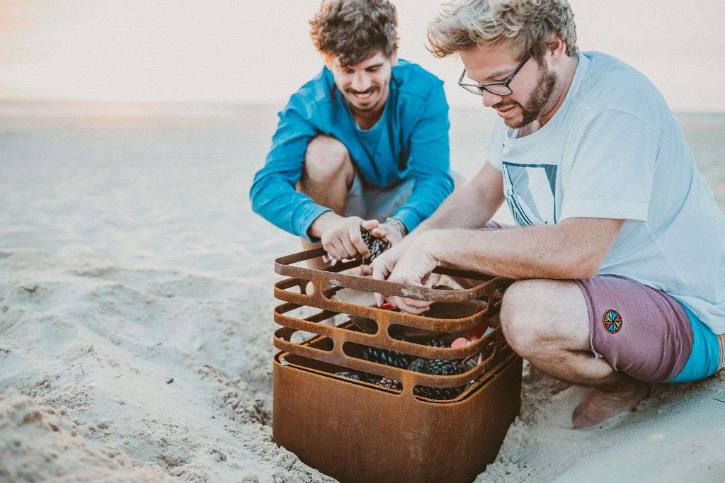 HÖFATS Cube Vuurkorf – Strak Duits Design met Multifunctioneel Karakter
