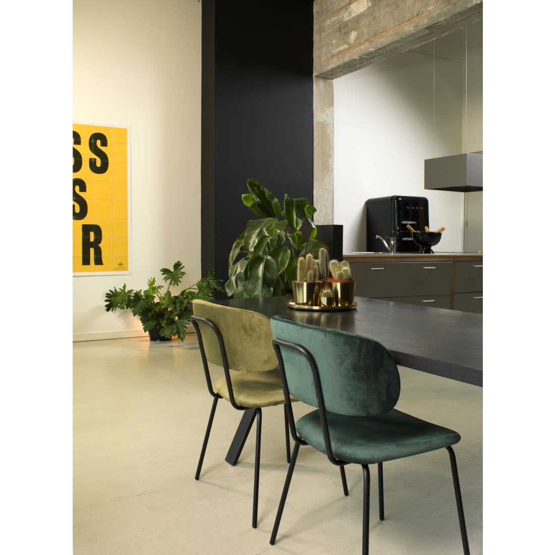 WORKLIVING Bo RS eetkamerstoel – Duurzame velvet stoel met speels comfort en elegant design