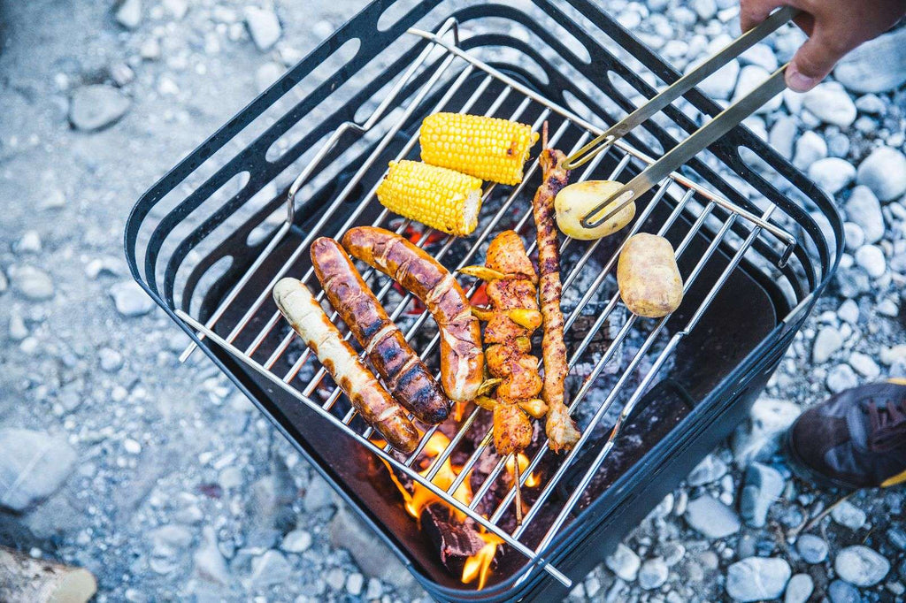 HÖFATS Cube Vuurkorf met Grillrooster – Stijlvolle Alleskunner voor Buiten