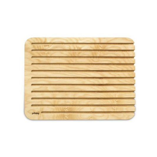 PEBBLY Broodplank Essenhout 40×30 cm – Praktische kruimelgroeven en tijdloos natuurlijk design