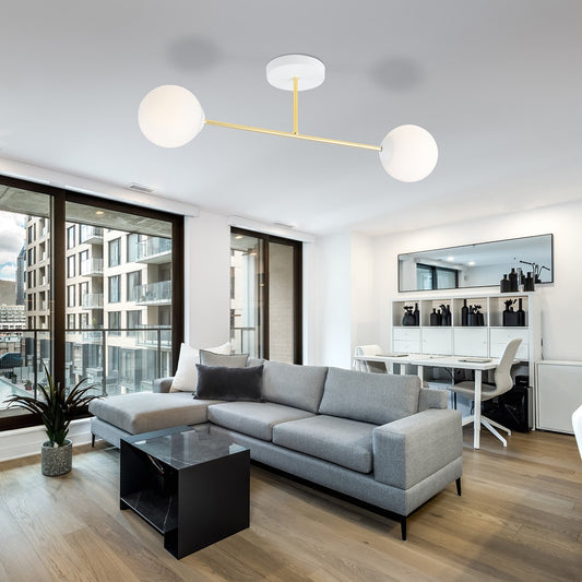 MAGNUM 2 – Stijlvolle plafondlamp met gouden frame en opaalglas voor een modern interieuraccent