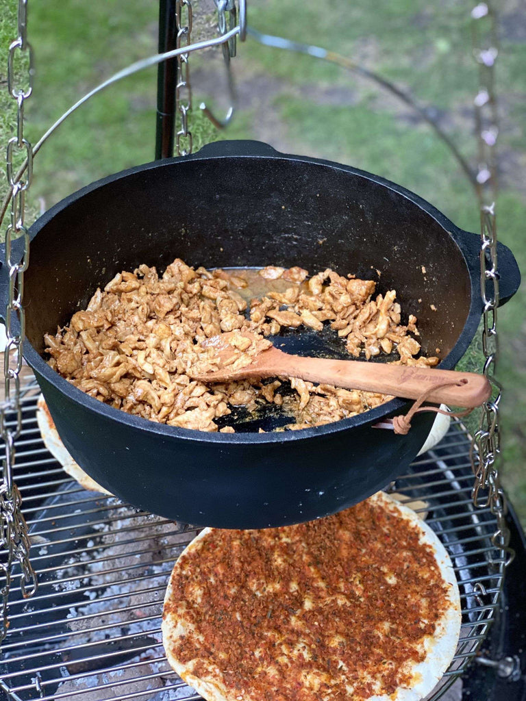 Valhal Outdoor Dutch Oven 9L Ovaal – Gietijzeren Alleskunner voor Elke Warmtebron