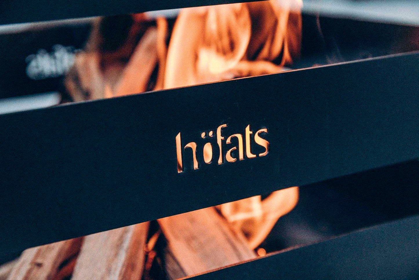 Höfats Crate Vuurkorf – Multifunctioneel Krat voor Vuur, BBQ en Zitcomfort