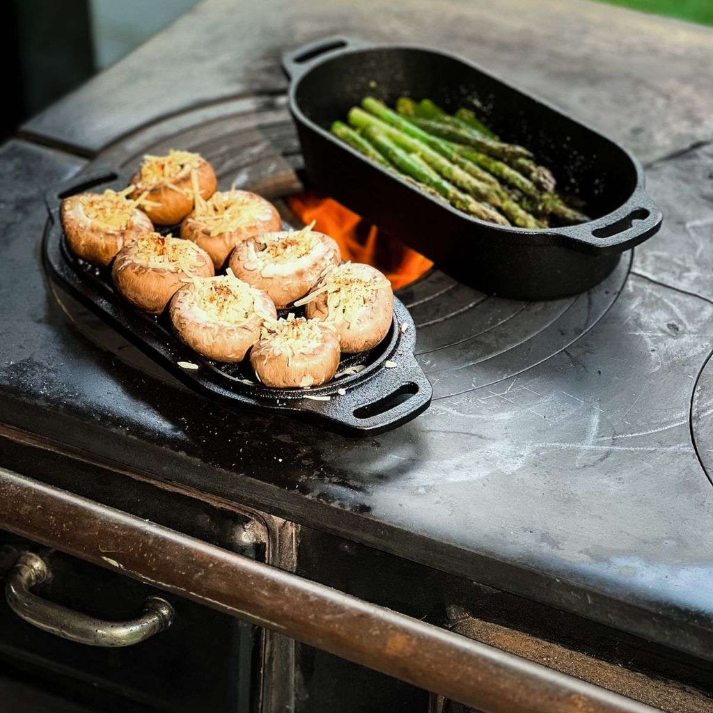 Valhal Outdoor Dutch Oven – Gietijzeren Braadpan met Grilldeksel (Ovaal, 1 Liter)