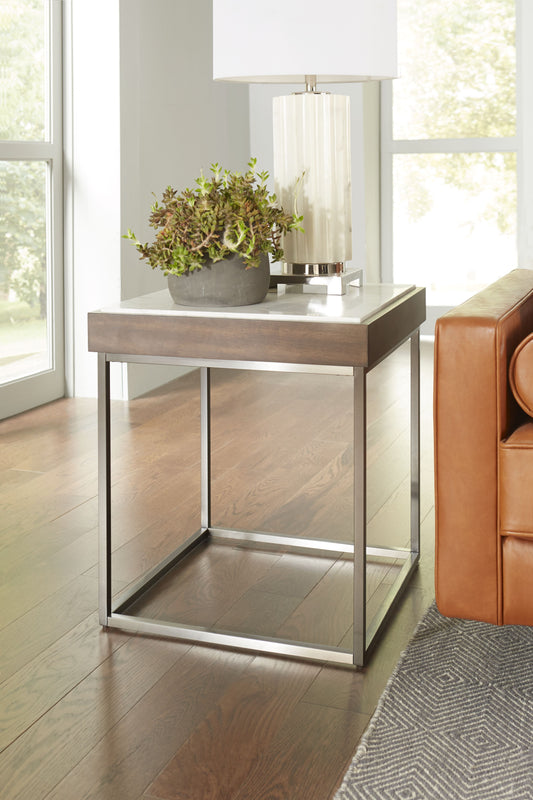 ENNIS END TABLE IN BROWN SABLE Eigentijdse Luxe – Dubbelbladige Bijzettafel met Jazz Marmer en Walnootfineer
