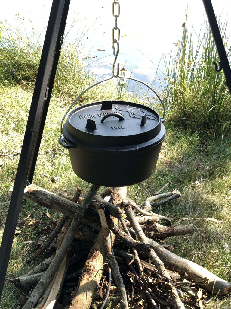 Valhal Outdoor Dutch Oven 8L – Platte Gietijzeren Alleskunner voor BBQ & Oven