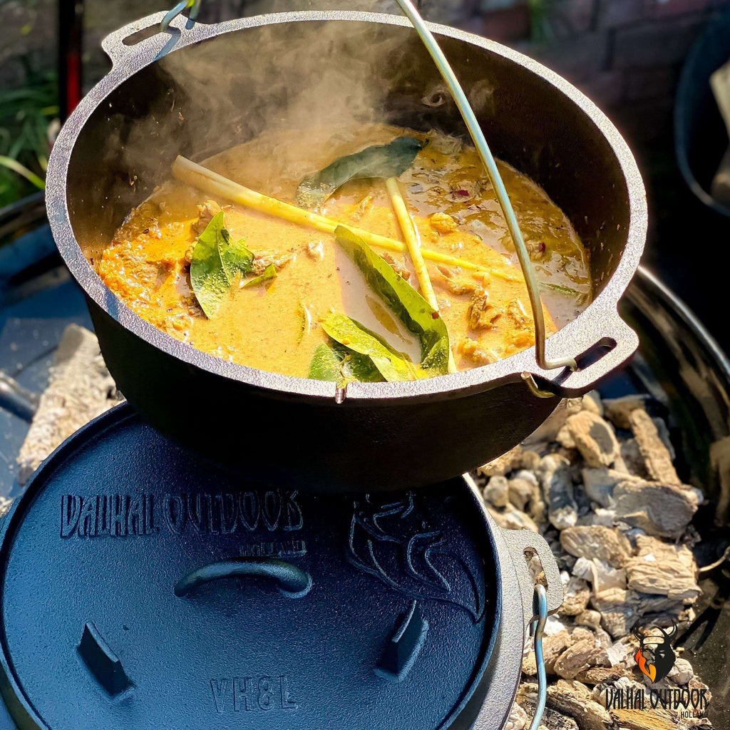 Valhal Outdoor Dutch Oven 8L – Platte Gietijzeren Alleskunner voor BBQ & Oven