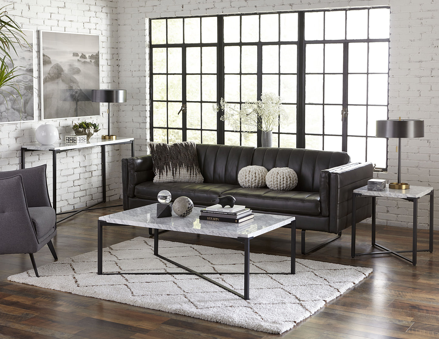 SAXON CONSOLE TABLE IN CARRARA MARBLE AND MATTE BLACK Natuurlijke Luxe Ontmoet Industrieel Design – Strakke Console met Marmeren Blad