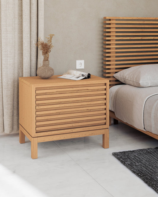 TANNER TWO DRAWER ASH WOOD NIGHTSTAND IN FLAXEN Scandinavisch-Japanse Elegantie – Tijdloos Nachtkastje in Essenhout