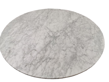 CORAL ROUND DINING TABLE IN MARBLE AND BRUSHED STAINLESS STEEL Tijdloze Elegantie – Ronde Eettafel van Carrara Marmer met Strakke RVS Basis