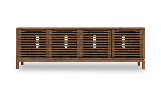 TANNER FOUR DOOR ASH WOOD MEDIA CONSOLE IN ROUX Japandi Perfectie in Aards Bruin – Slimme Mediakast met Stijl en Functionaliteit