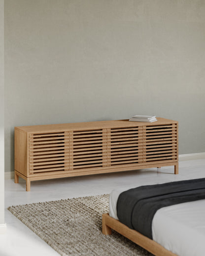 TANNER FOUR DOOR ASH WOOD MEDIA CONSOLE IN FLAXEN Japandi voor de Nieuwe Generatie – Stijlvolle Mediakast met Slimme Functionaliteit