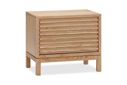 TANNER TWO DRAWER ASH WOOD NIGHTSTAND IN FLAXEN Scandinavisch-Japanse Elegantie – Tijdloos Nachtkastje in Essenhout